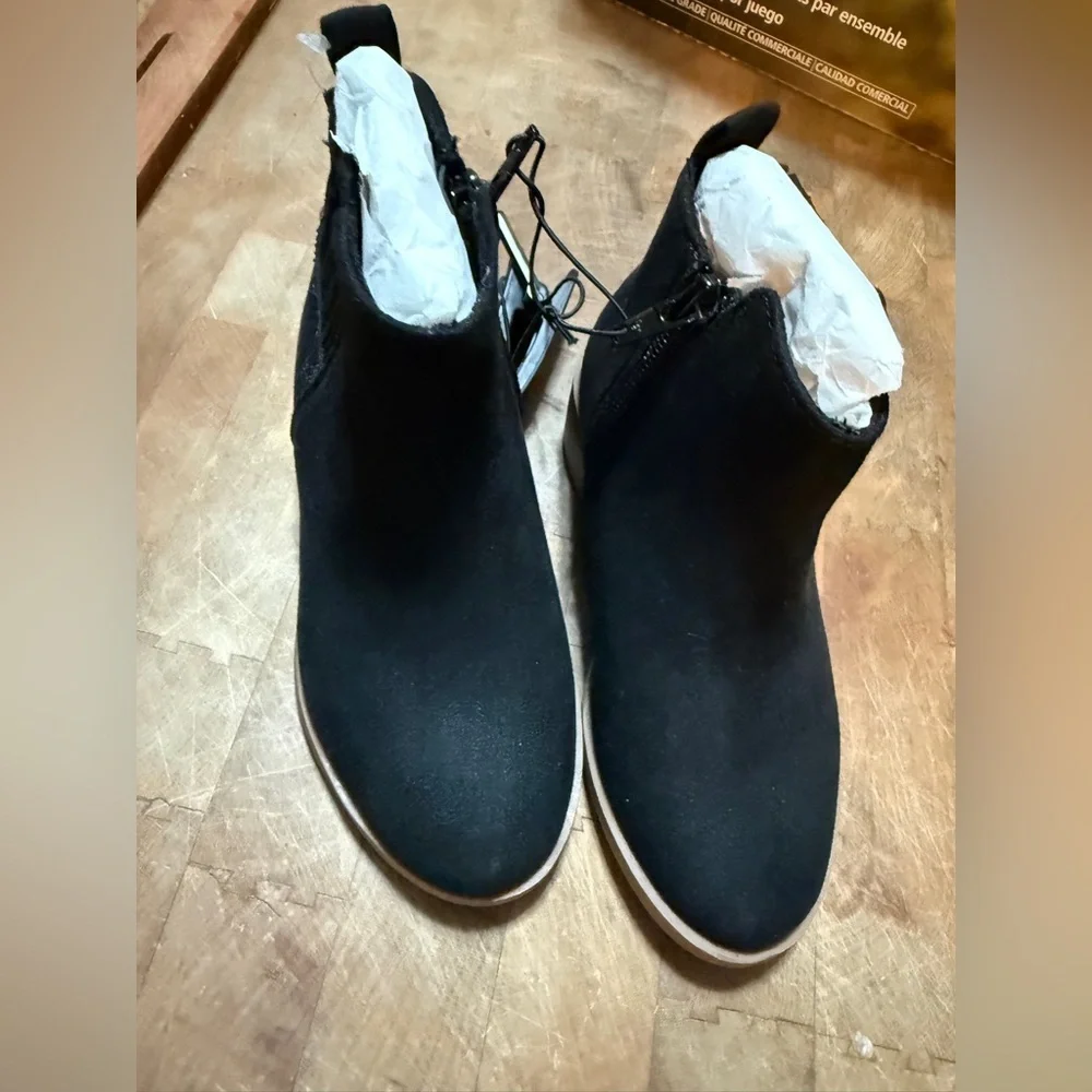 Black Suede Chelsea Ankle Boots Toddler Sz 10 Wonder Nation BRAND NEW